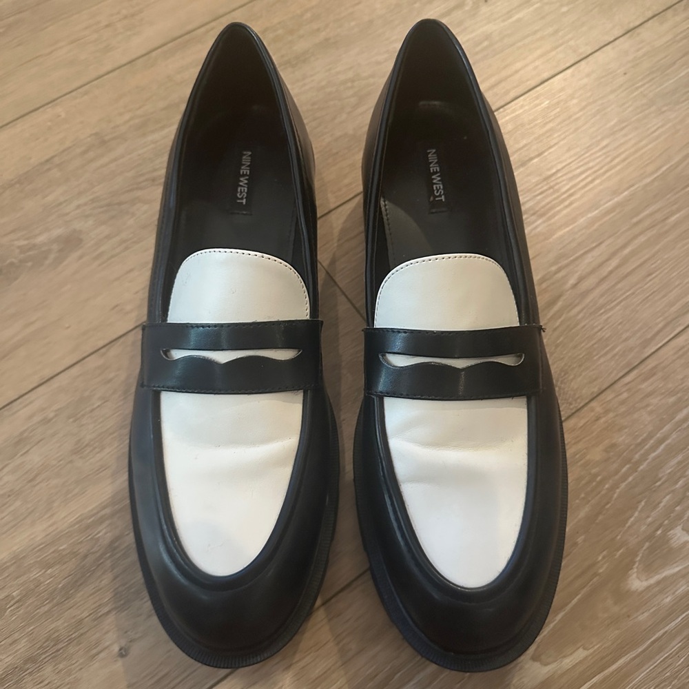 Nine West Maibel loafers black and white- 11